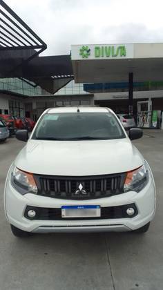MITSUBISHI L200 TRITON 2.4 16V TURBO DIESEL GL CD 4X4 MANUAL MITSUBISHI L200 TRITON 2.4 16V TURBO DIESEL GL CD 4X4 MANUAL